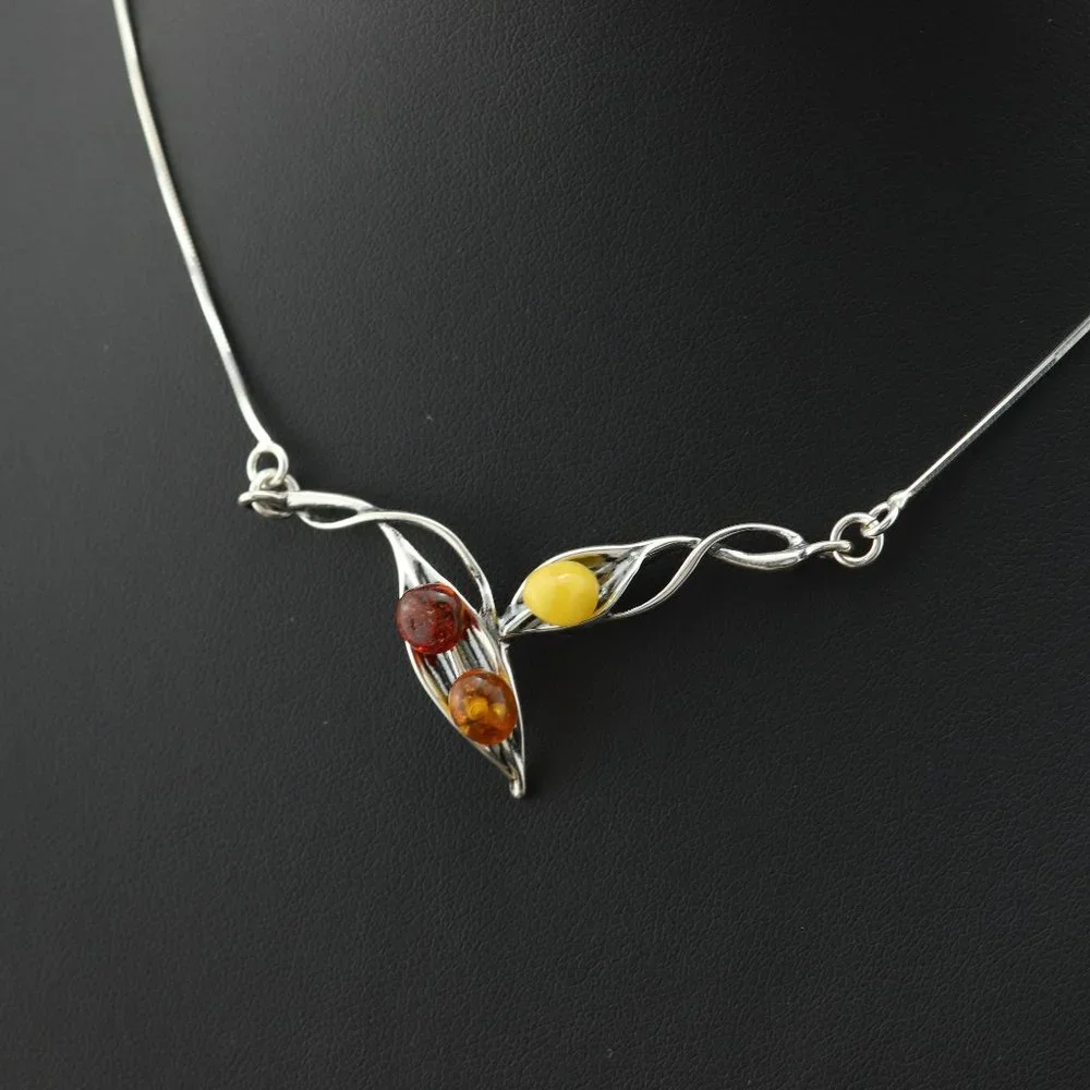 Sterling silver necklace with natural Baltic amber - Picture 1 of 13
